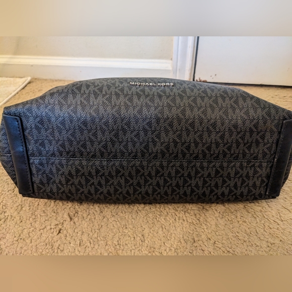 Michael Kors MK handbag - Picture 13 of 13